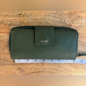 Fossil Women's Olive Green Leather Wallet